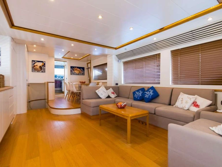 Luxury Yacht to hire Sorrento at the best price