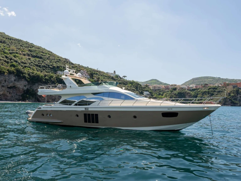 Luxury Yacht hire in Castellammare di Stabia - Azimut FOREVER ROSANNA 
