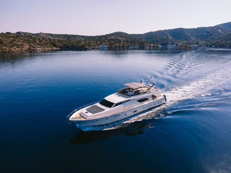 Luxury Yacht to hire Athens at the best price