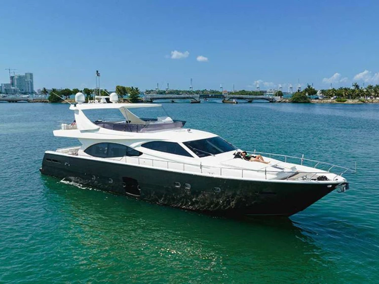 Charter a Ferretti Twe11ve in Miami on Samboat