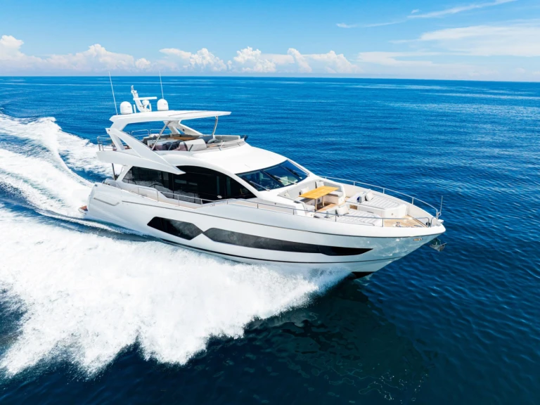 Hire Luxury Yacht Sunseeker with a boat licence