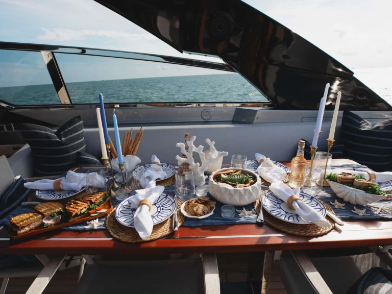 Hire Luxury Yacht with or without skipper Riva Sag Harbor