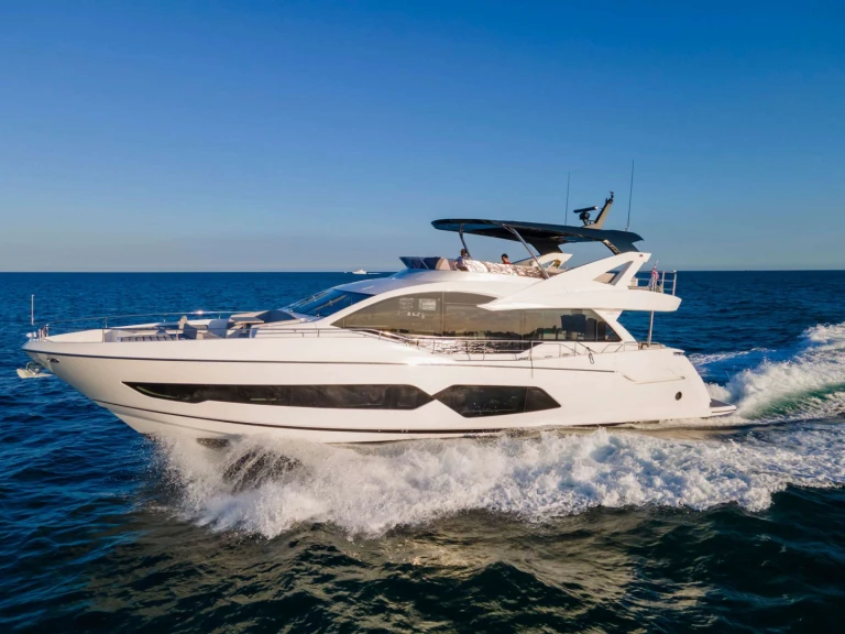 Luxury Yacht to hire Miami at the best price