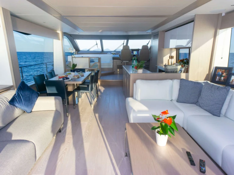 Yacht charter Miami - Sunseeker Milamo on SamBoat