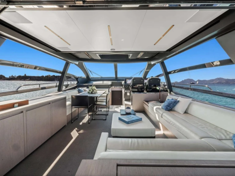 Charter a Riva SAMIRA in Cannes on Samboat