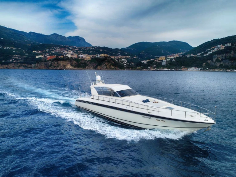 Hire Luxury Yacht Leopard with a boat licence