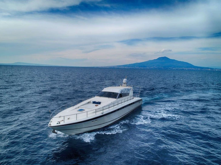 Luxury Yacht to hire Sorrento at the best price