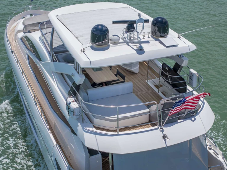 Luxury Yacht hire in Bahamas - Sunseeker Helios