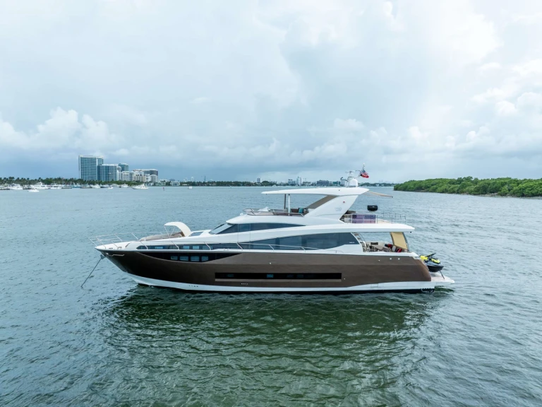 Luxury Yacht to hire Nassau at the best price