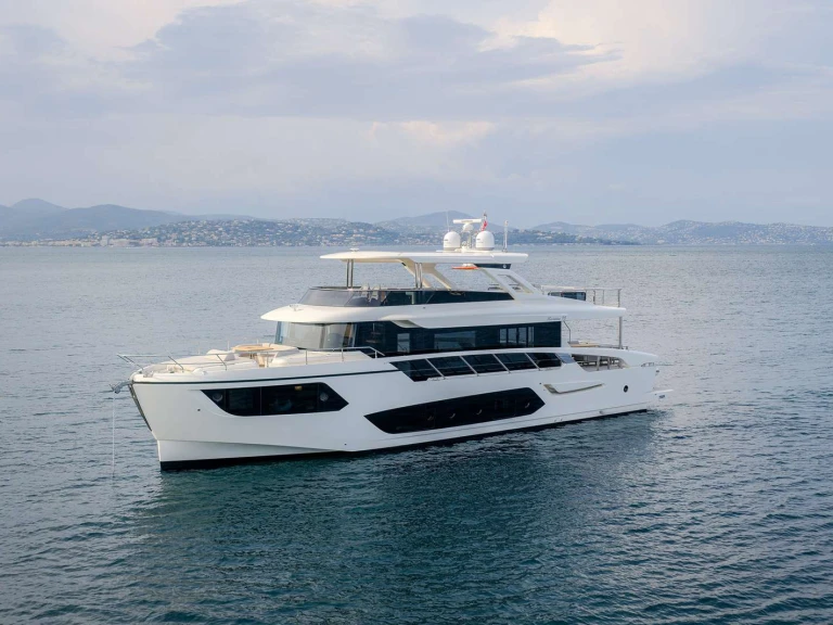 Hire a Absolute SEMELA Antibes