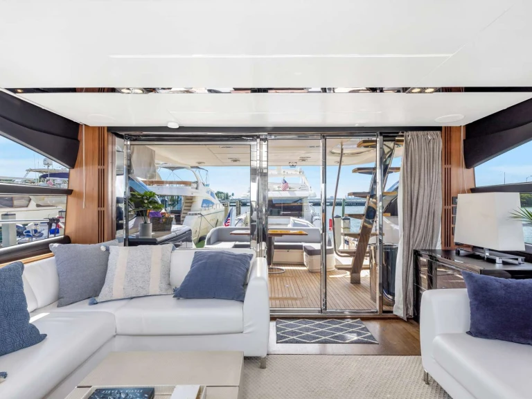 Yacht hire Miami cheap Snowbird