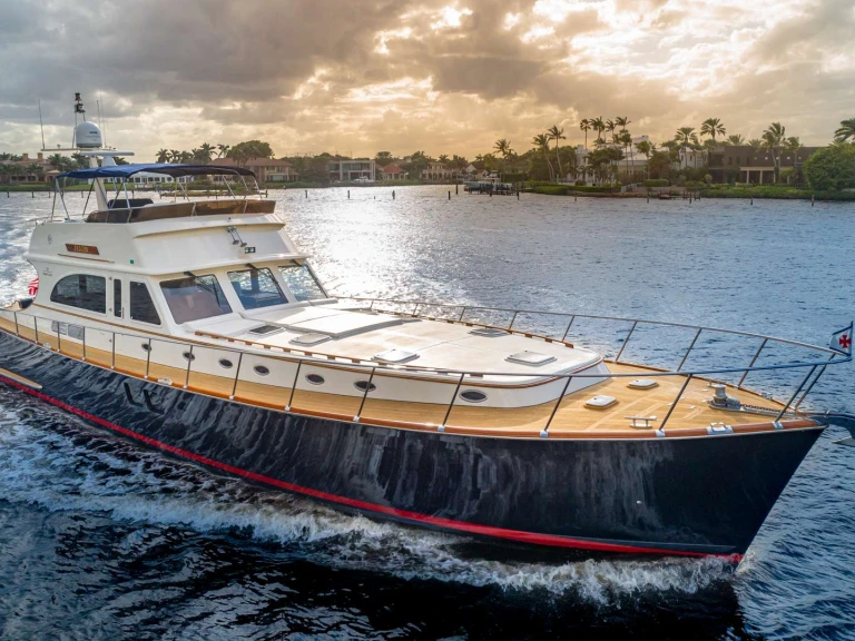 Hire Luxury Yacht with or without skipper Vicem State of Maine