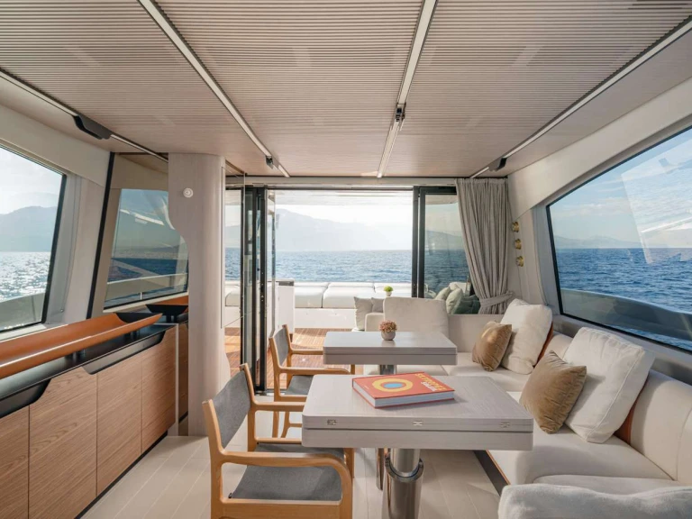 Hire a Azimut ALE II Castellammare di Stabia