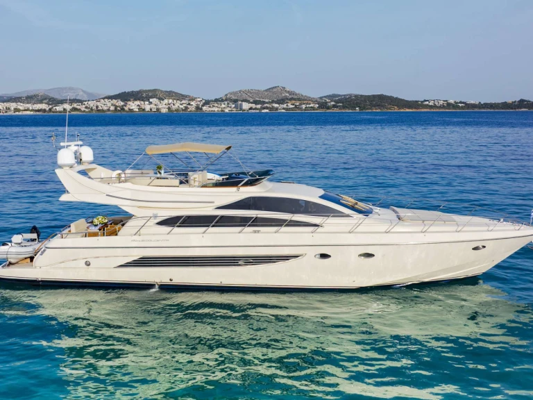 Luxury Yacht to hire Athens at the best price