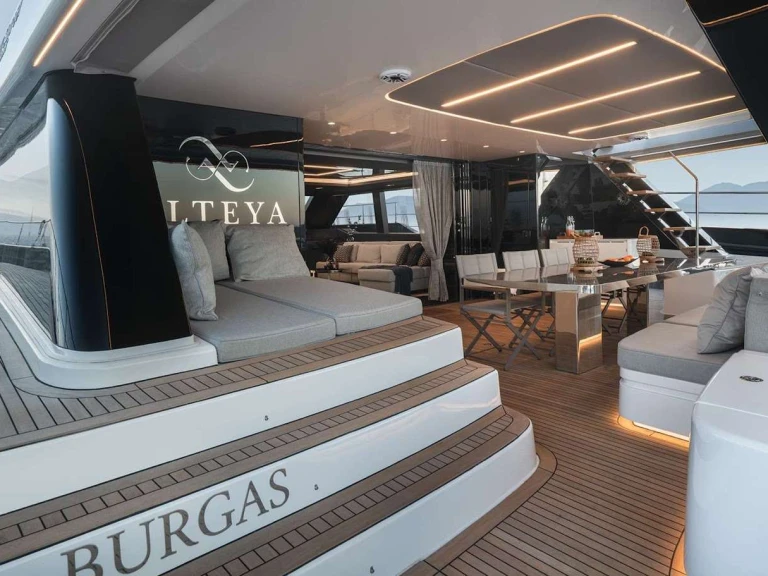 Hire Luxury Yacht with or without skipper  Athens