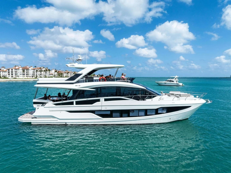 Hire Luxury Yacht with or without skipper Galeon Miami Beach
