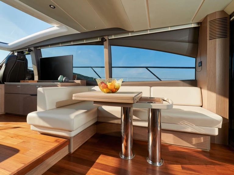 Charter a Princess, UK MeSoFa in Split on Samboat