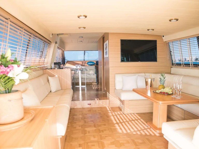Luxury Yacht hire in Piraeus - Posillipo TEMPTATION