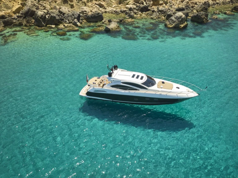 Luxury Yacht to hire Valletta at the best price