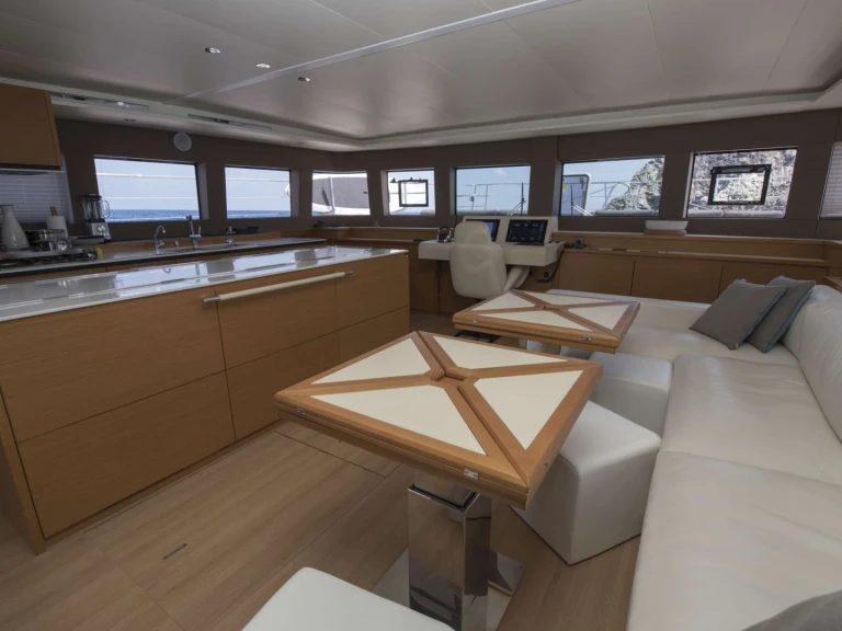 Hire Luxury Yacht with or without skipper Lagoon Split