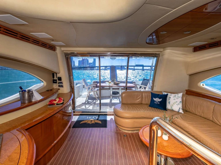 Charter a Azimut Priceless in Miami on Samboat