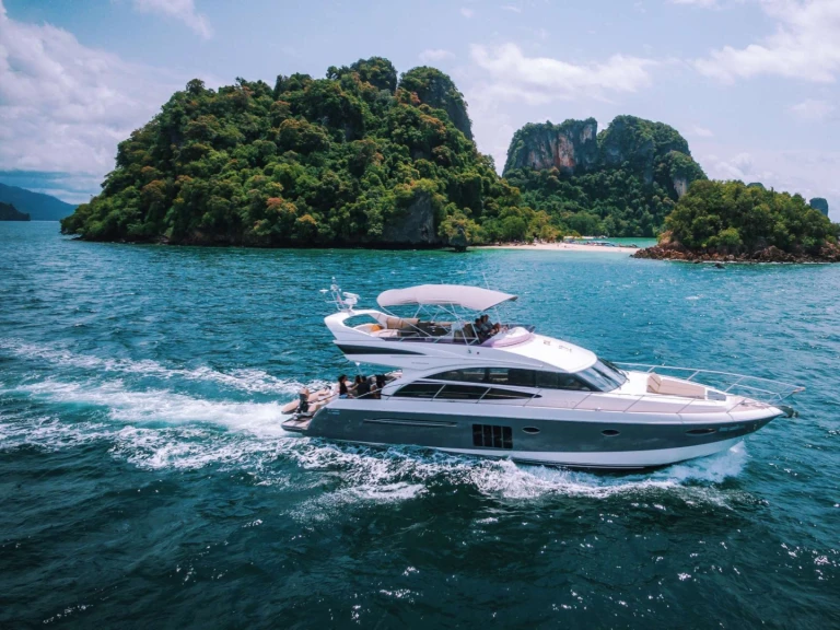 Hire Luxury Yacht Princess, UK with a boat licence