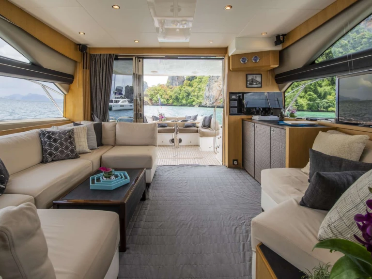 Luxury Yacht to hire Phuket (City) at the best price