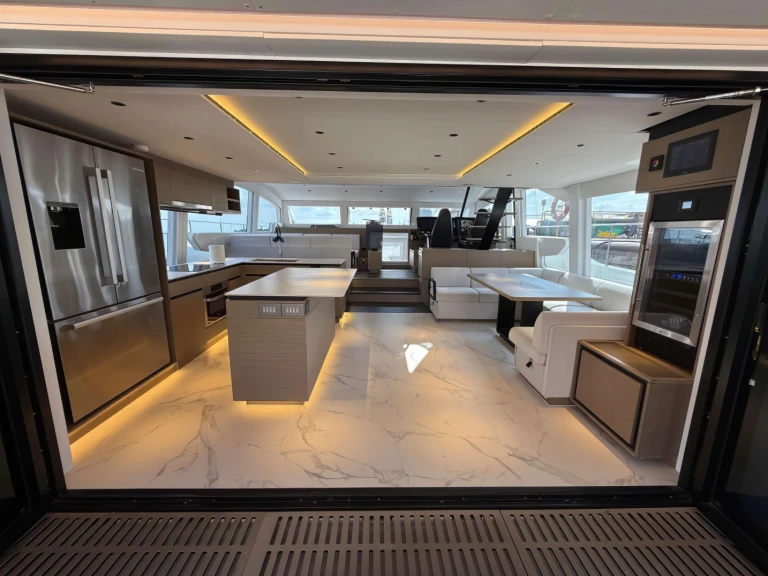 Hire Luxury Yacht Xquisite Yachts with a boat licence