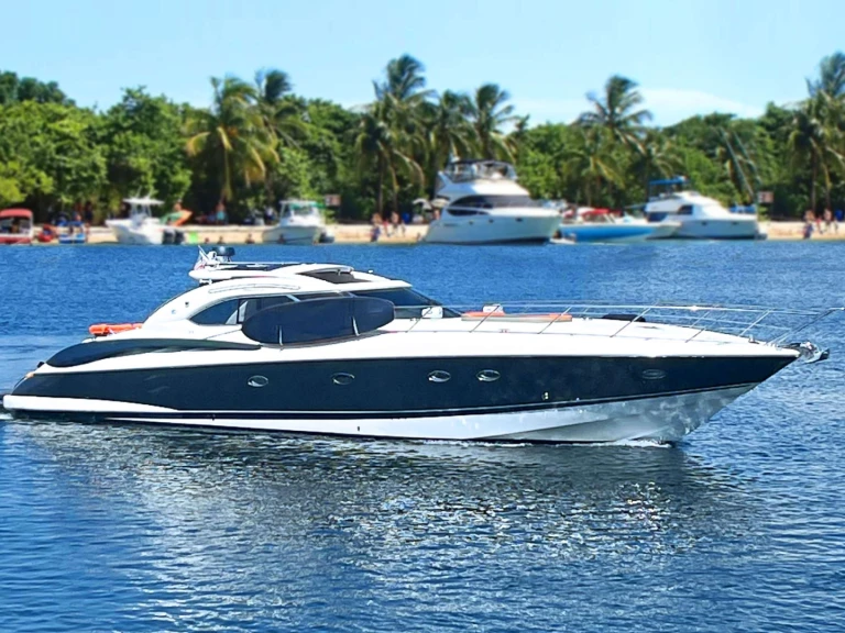 Hire Luxury Yacht with or without skipper Sunseeker Bimini