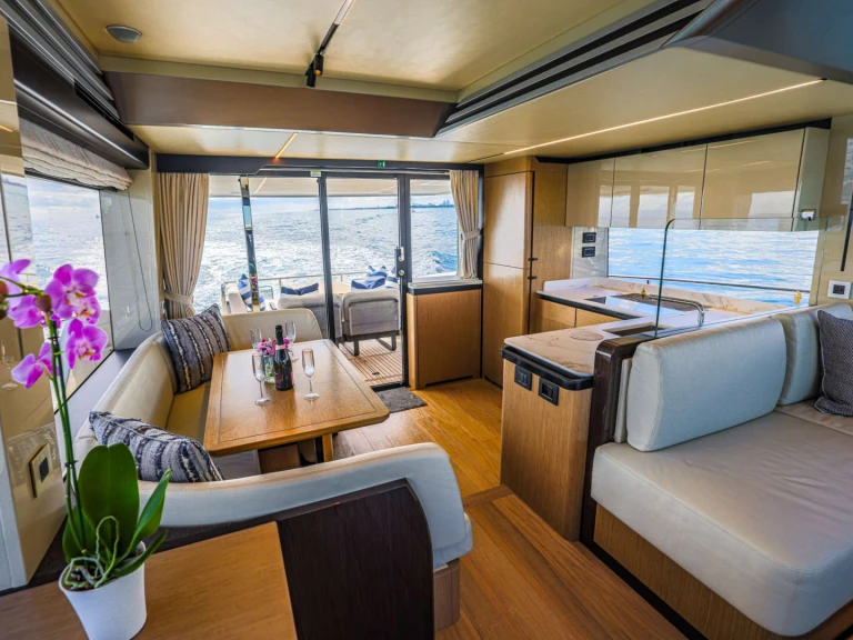 Yacht hire Palm Beach cheap ZENITH