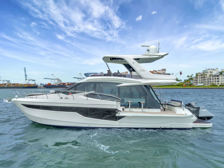 Yacht charter Miami - Galeon Infinity on SamBoat