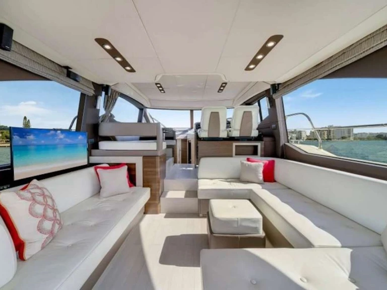 Hire Luxury Yacht Azimut with a boat licence