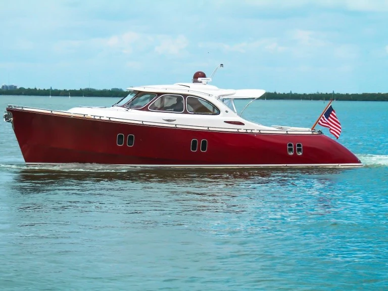 Luxury Yacht to hire Nantucket at the best price
