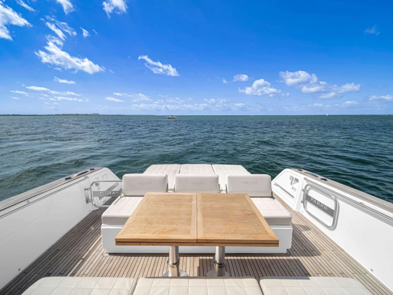 Hire Luxury Yacht Pardo Yachts with a boat licence