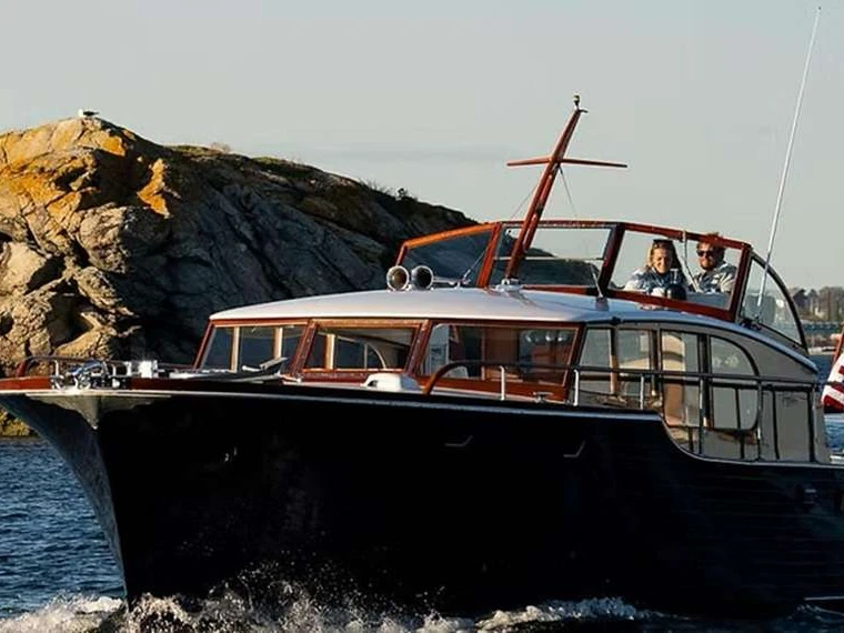 Yacht hire Sag Harbor cheap NORTH STAR