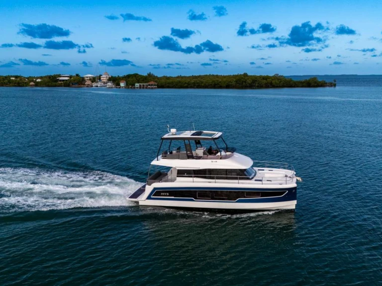 Luxury Yacht hire in Belize - Fountaine Pajot FASCHING