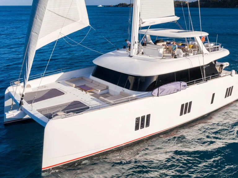 Luxury Yacht hire in Australia - Sunreef BUNDALONG