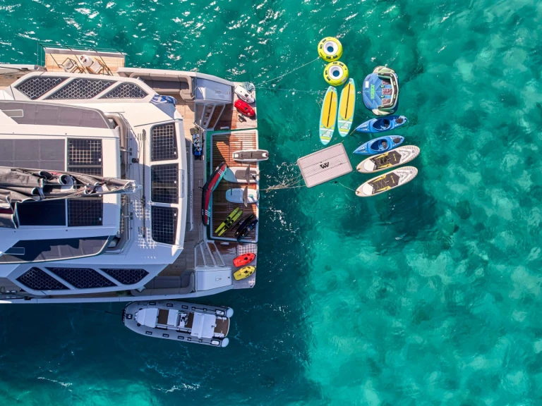 Luxury Yacht hire in Néa Péramos - Fountaine Pajot ALOIA  80