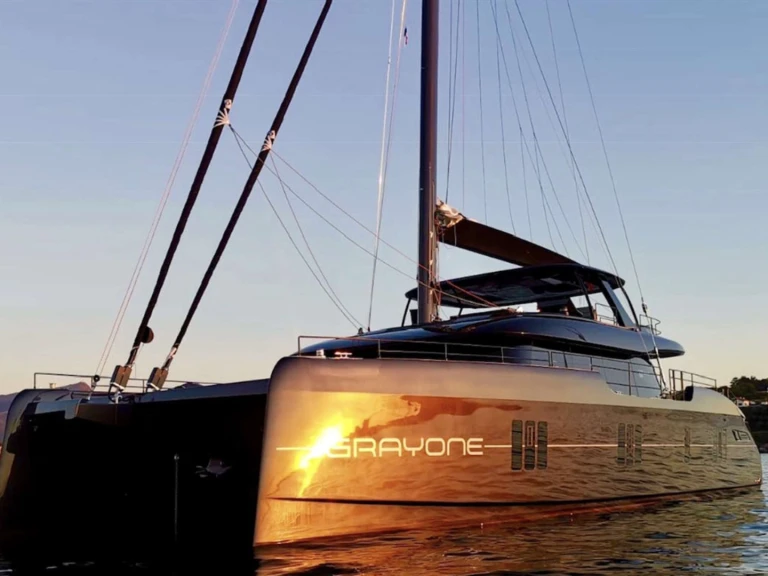 Hire a Sunreef GRAYONE Athens