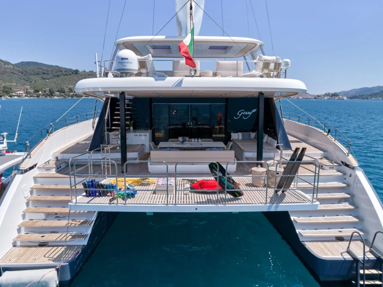 Luxury Yacht hire in Piraeus - Sunreef GENNY