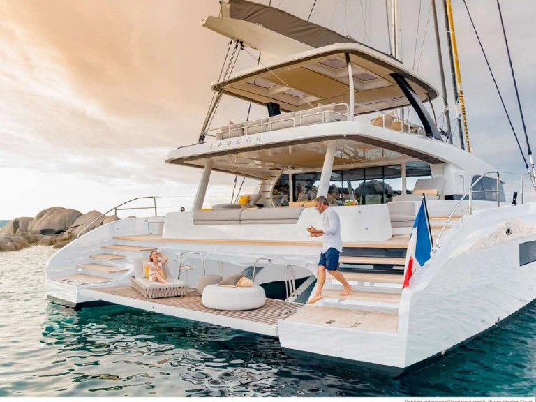 Catamaran to hire Corsica at the best price
