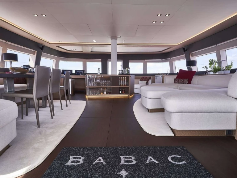 Hire Luxury Yacht Lagoon with a boat licence