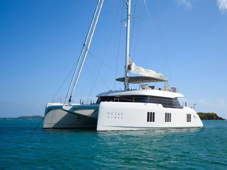 Hire Luxury Yacht with or without skipper Sunreef British Virgin Islands (BVI)