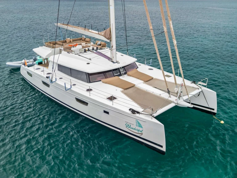 Hire Luxury Yacht Fountaine Pajot with a boat licence