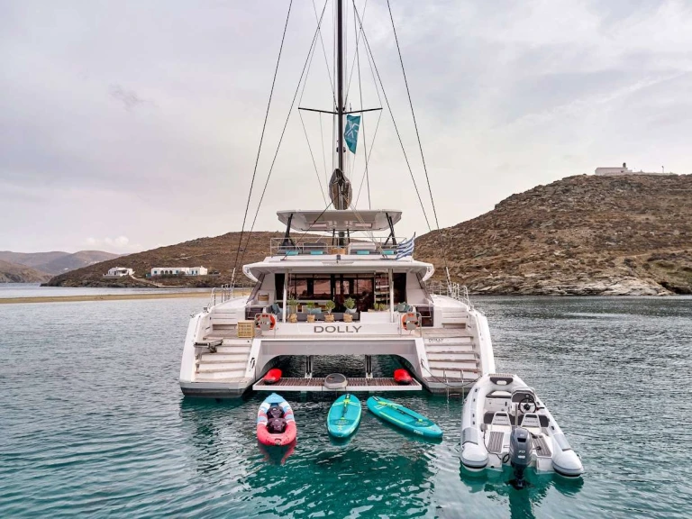 Hire Luxury Yacht Fountaine Pajot with a boat licence