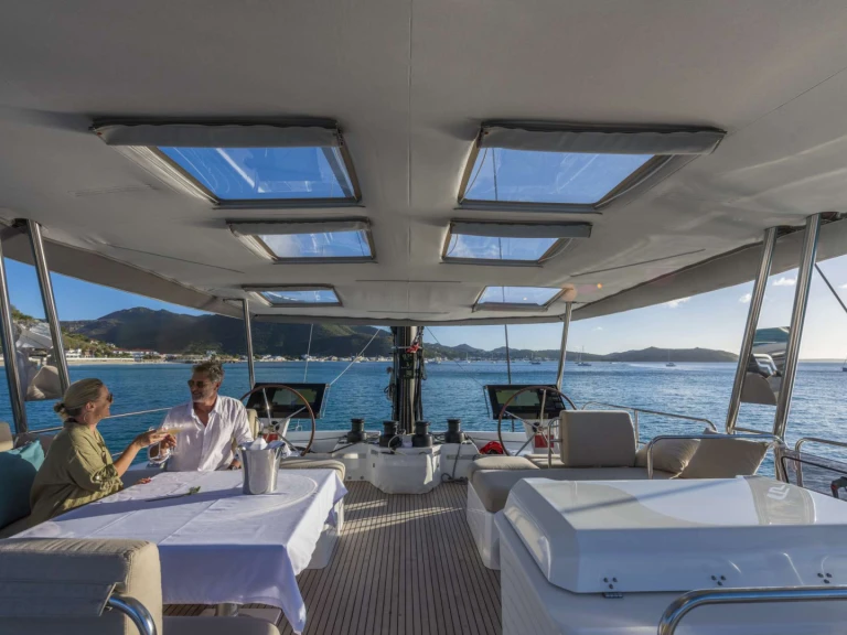Yacht hire Naples cheap LISA OF THE SEAS