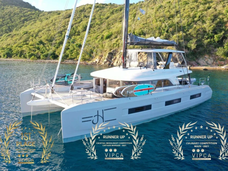 Hire Luxury Yacht Lagoon with a boat licence