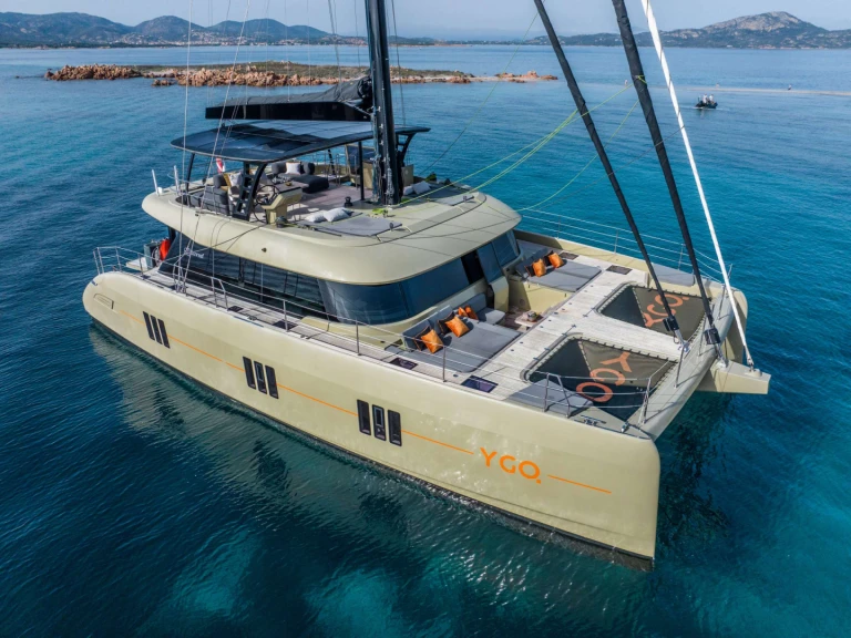 Hire Luxury Yacht with or without skipper Sunreef Palma de Mallorca