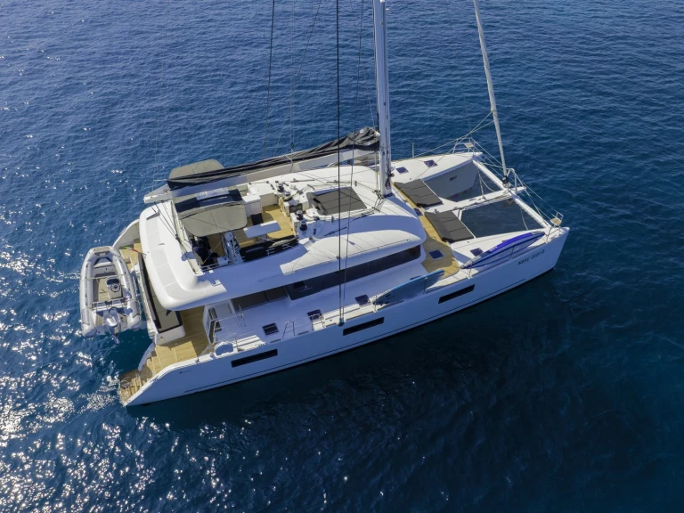Charter a Lagoon The Sun in Olbia on Samboat