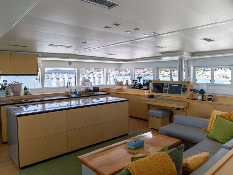 Yacht hire British Virgin Islands (BVI) cheap HUNTRESS